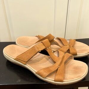 ACORN SANDALS WOMEN'S SIZE 11